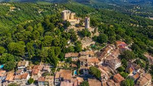 Vacances à Grimaud medieval​ l'un des plus anciens village du Massif des Maures