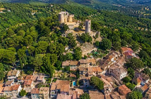 Vacances à Grimaud medieval​ l'un des plus anciens village du Massif des Maures