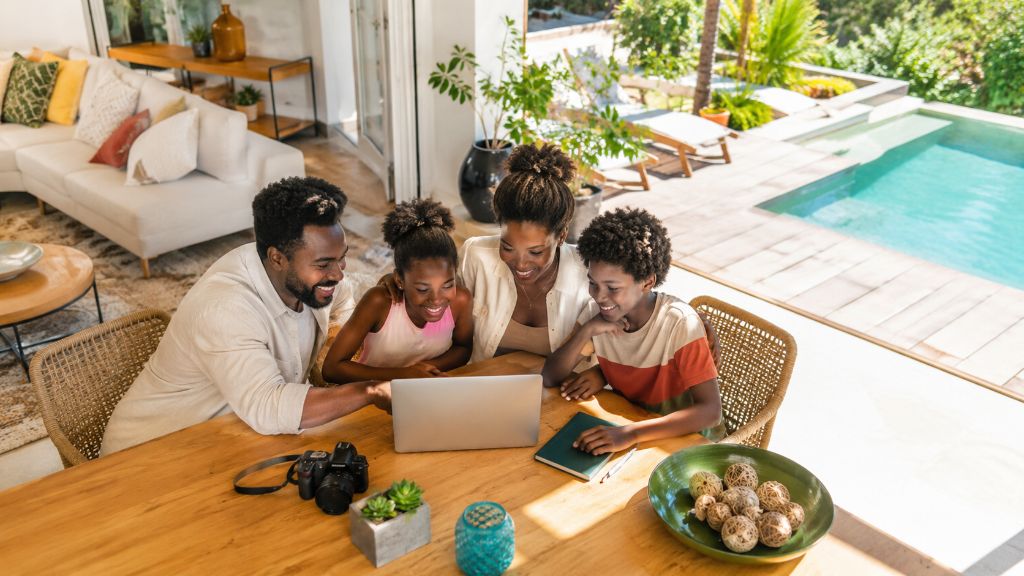 Louer son logement aux vacanciers : soigner l’annonce avant de baisser le prix